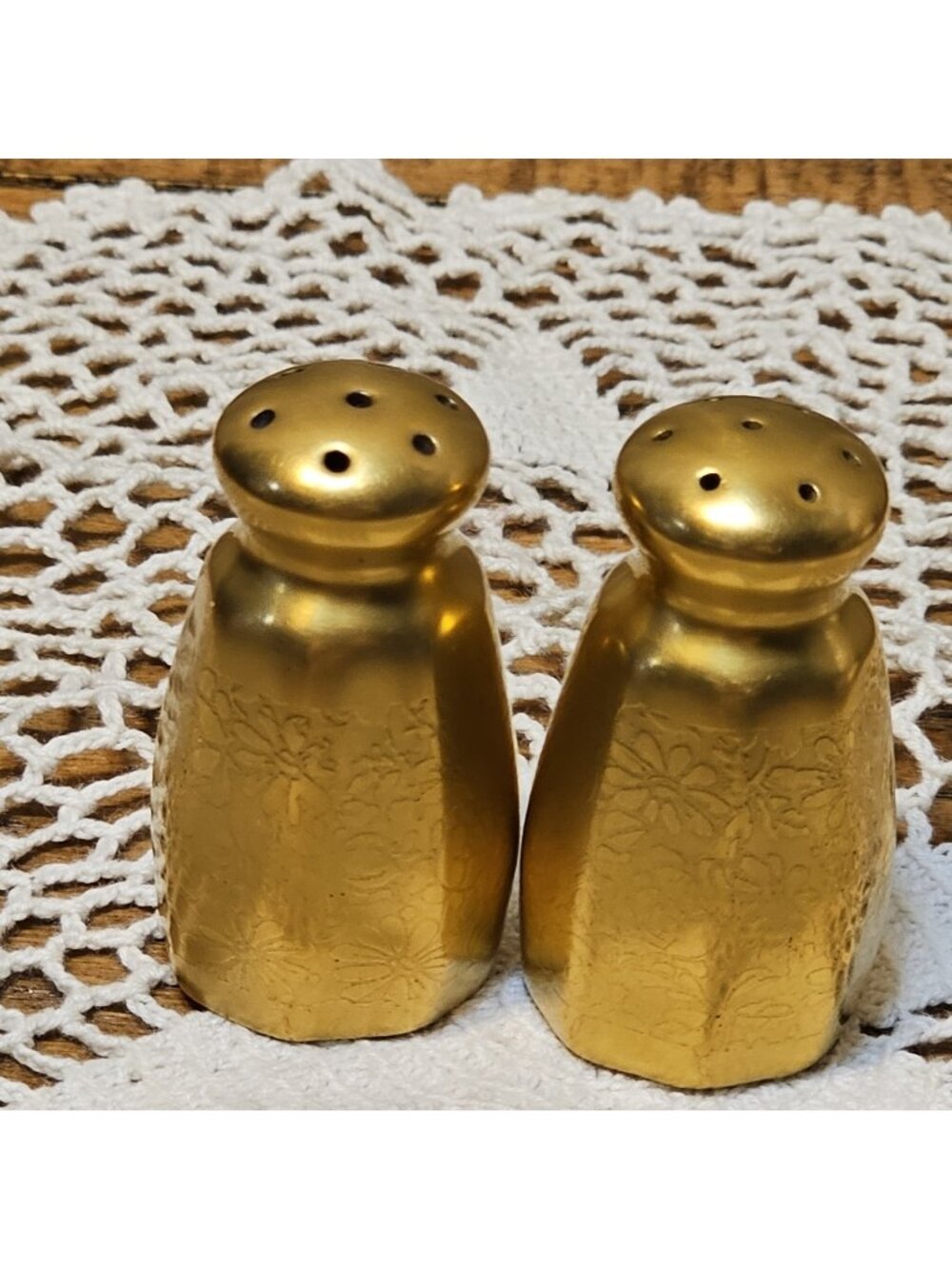 PICKARD china PLAIN ENCRUSTED gold SALT & PEPPER SHAKER Set #32 2"